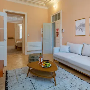  Apartment Pombaline Building W/pool By Lovelystay
